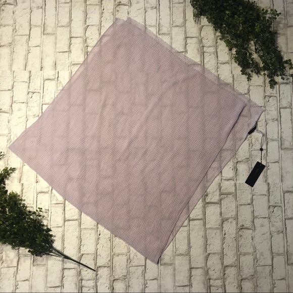 New BCBG Scarf - Picture 3 of 3